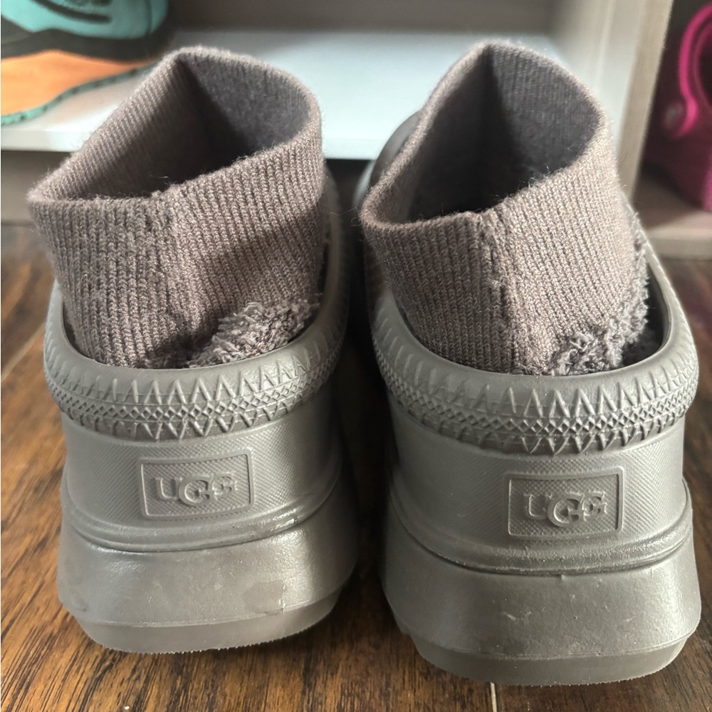 UGG Tasman X rain snow shoe size 8 womens